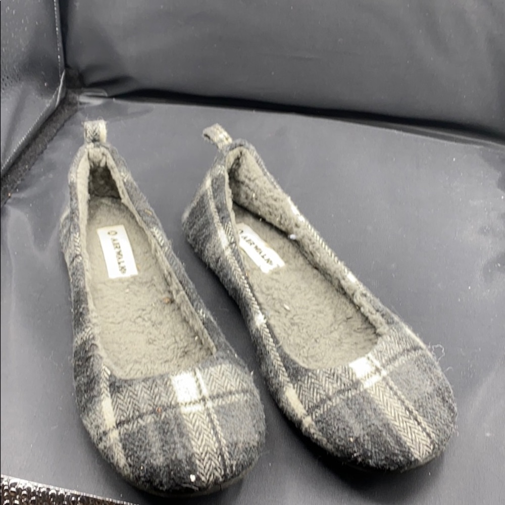 Fuzzy plaid airwalk flats